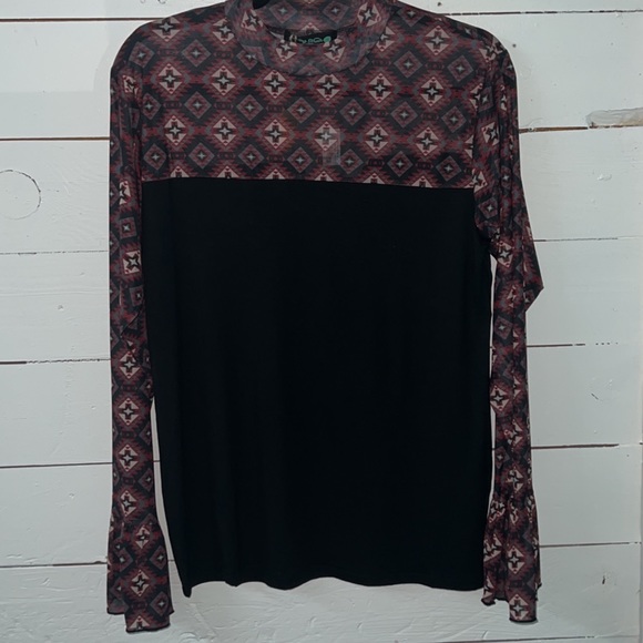 Maroon Aztec Ruffled Sleeve Top - Picture 4 of 4